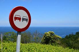 Das überholen ist dann verboten, wenn die verkehrslage unklar ist oder ein verkehrszeichen ein überholen ausschließt. 14 Beste Uberholen Verboten Bilder Stock Fotos Vektorgrafiken Adobe Stock