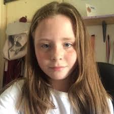 Molly Wallace's Instagram, Twitter & Facebook