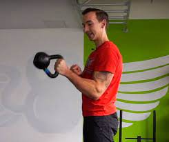 mit kettlebells griffkraft trainieren pitcher curl trainieren training krafttraining