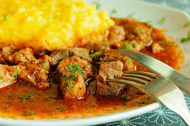 Maestro Catering - Tochitura de porc cu mamaliguta! | Facebook
