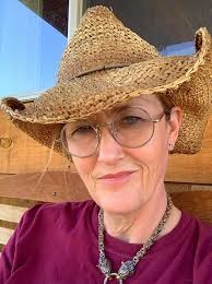 Interested in meeting new people and exploring local attractions. Please  send me a direct message if you'd like to connect.