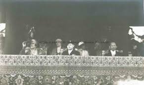 A fost, până la venirea comunismului, ziua naţională a româniei: 10 Mai Ziua RegalitÄƒÈ›ii Imagini Inedite Cu Regele Mihai La DefilÄƒrile De 10 Mai Din 1928 PanÄƒ In 1946 Video B1 Ro