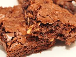 Le Brownie Est Un Gateau Au Chocolat Fondant Par Endroits Cuit Au Four Il Necessite Du Sucre Des Recette Facile Gateau Chocolat Brownie