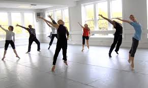 Tips For Structuring Your Contemporary Class Contemporary Dance Classes Contemporary Dance Moves Dance Technique