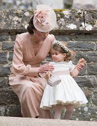 Pin Von Clementine Surfwear Auf Style Inpiration Pippa Middleton Hochzeit Pippa Middleton Blumenmadchen