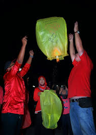 Tujuh langkah utama untuk membuat tanglung tradisional cina yang cantik dan menarik. Tanglung Langit Sky Lantern Atau Kong Ming Ceritera Si Gadis Biru