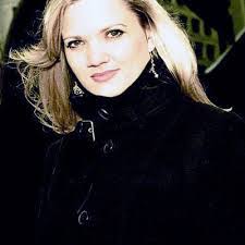 Desiree Irwin's Instagram, Twitter & Facebook