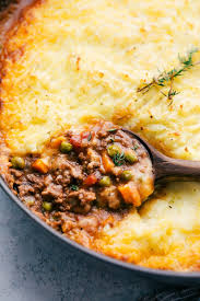 The Classic Shepherd S Pie With Ground Lamb And Vegetables And Baked Under Creamy Gold Mashed Potatoes It S Si In 2020 Pumpkin Recipes Dinner Beef Dinner Beef Recipes