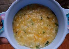 Jika merasa kurang halus bisa di blender terlebih dahulu nasinya sebelum di masak) buburnya sudah jadi, di makan seperti ini aja sudah enak loh tambahkan pelengkap sesuai selera. Cara Gampang Membuat Bubur Nasi Sayuran Mpasi Mudah