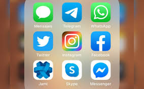 El director creativo rafael lutinski ha publicado recientemente en behance algunos iconos en 3d para las redes sociales de whatsapp (logotipo), facebook (símbolo para disfrutar) e instagram (corazón) en varios lugares diferentes, libre para usar en cualquiera de tus proyectos.para descargar, basta con hacer clic en la imagen o en el enlace debajo de ella. Como Cambiar Icono De Instagram Con Colores Del Orgullo Lgbt