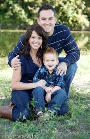 46 Ideas Photography Poses Family Of Three Beautiful Photography Poses Family Family Portrait Poses Family Photo Pose