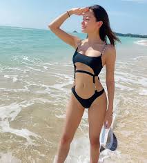 MIKAKOさんのインスタグラム写真 - (MIKAKOInstagram)「The Beach is Calling🏝  #沖縄#下乳グラム#ビキニ#エメラルドビーチ#ビーチ#海水浴#グラビア#カメラ好きな人と繋がりたい#水着#fashionova#asiangirls#japanese#bikini#photo#okinawalife#okinawa」9月17日  18時38分 ...