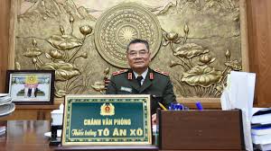 Nói thêm vụ vụ án nhật cường, thiếu tướng tô ân xô cho biết đây là vụ án rất nghiêm trọng, ban chỉ đạo trung ương về phòng, chống tham nhũng đã đưa vụ án này vào diện theo dõi. Thiáº¿u TÆ°á»›ng To An Xo Lá»±c LÆ°á»£ng Cong An Ä'a Xac Minh Tháº©m Tra Hang TrÄƒm Nhan Sá»± Cac Cáº¥p
