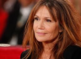 Clémentine célarié (born 12 october 1957) is a french actress, comedian, writer, director and singer. Deux Ans Apres Le Suicide De Son Compagnon Clementine Celarie Revit Enfin Voici