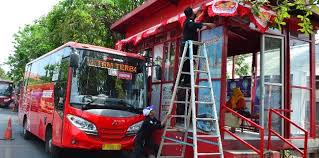 Transsemarang adalah sebuah layanan angkutan massal berbasis brt (bus rapid transit). Persyaratan Masuk Supir Bus Trans Semarang Pengin Berwisata Dengan Naik Brt Trans Semarang Gratis Begini Caranya Galeri Wisata Bus Mandiri Trans Dari Semarang Ke Cirebon Kigt Nou