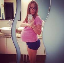 It S The Bachelorette S Ashley Hebert At 33 Weeks Pregnant The Selfie Sharing Star Of The Bachelorette 33 Weeks Pregnant Belly 33 Weeks Pregnant Bachelorette