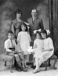 Black And White Family Photos Old Irish Family Black And White Portrait Ca 1920 Antique Photo Family Tree Genealogy Organization Family History