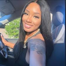 Elasha Lewis's Instagram, Twitter & Facebook