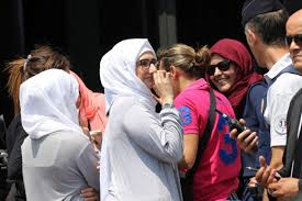 Qu'ils instaurent la charia'h toutes catégories confondues, et là , à l'instar de nombre d'européens , je sors les flingues et tout ce qui pète, et je 2050 je serais sûrement mort, ça me fera 99 ans. Le Nombre De Musulmans En France Pourrait Doubler D Ici 2050 Valeurs Actuelles