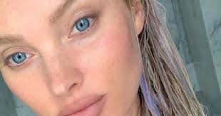 Po TikToku se je razbesnel TREND umivanja las s sestavino, ki jo imaš 100 %  že DOMA (in res deluje!)