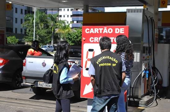 Procon-DF fiscaliza preços abusivos nos postos de combustíveis - Agenda Capital