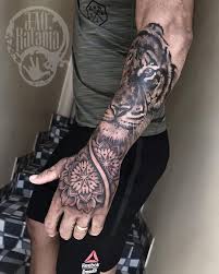 Unterarm Tattoo Mann Vorlagen In 2020 Hand Tattoos Hand Tattoos For Guys Mandala Hand Tattoos