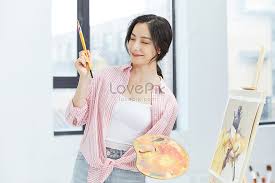 Dalam kehidupan sehari hari mereka juga mengekspresikan kesenangan pada hal hal yang imut juga seperti. Gambar Lucu Pelukis Cantik Gambar Unduh Gratis Foto 501389184 Format Gambar Jpg Lovepik Com