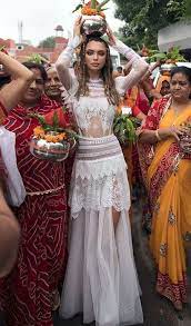 Lior Charchy Brautkleider 2018 India 2018 Brautkollektion In 2020 Nontraditional Wedding Dress India Wedding Dress Indian Style Wedding Dress