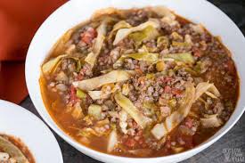 It's really simple to make, doesn't take much time and is just a few ingredients. Unstuffed Cabbage Soup Recipe Keto Low Carb Low Carb Yum