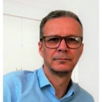 Robin Mancha's Instagram, Twitter & Facebook