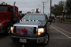 It is really a great diy project to welcome your guest on your front porch! Article How To Decorate Your Vehicle With Christmas Lights Dabler Auto Body Salem Or