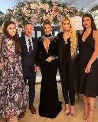 38,037 likes · 3,032 talking about this. Anamaria Prodan È™i Reghe Au FÄƒcut Nunta De Cristal È›inute De GalÄƒ La BisericÄƒ È™i Tort De 7 Etaje La Petrecere Click Mobile