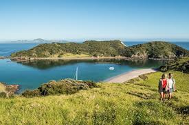 Islands may be classified as either continental or oceanic. Bay Of Islands Na Nova Zelandia Coisas Para Ver E Fazer Na Nova Zelandia