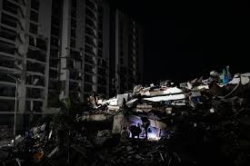 Entre escombros y desesperación, familias de La Guaira acusan al gobierno  venezolano de abandono - Yahoo Noticias