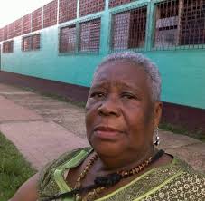 20 de Octubre 2K25. Hoy es el cumpleaños de mi segunda mamá. Melba Cox está  de manteles blancos, que pase un día lleno de bendiciones y rodeada de sus  seres queridos. Cumple