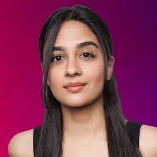 Khandis Crenshaw's Instagram, Twitter & Facebook