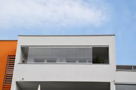 Glas Faltwand In Ganzglasoptik Rahmenlose Faltwande Schiebefenster Faltwand Schiebefenster Terrassenverglasung