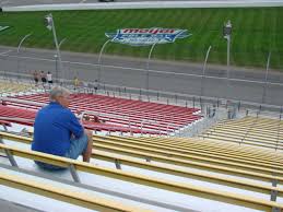 Today's market size is the estimated attendance at nascar races in the united states for the 2006 and 2010 seasons. Trying To Solve Attendance Problems At Oval Race Tracks Defender Of Indycar