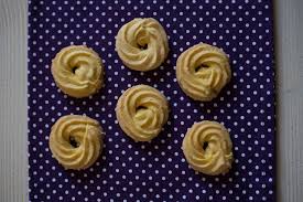 Unite all'impasto di burro e nocciole 1/3 della farina setacciata e incorporatela con 18 comments on biscotti alle nocciole di iginio massari. Coccole Di Dolcezza Anelli Olimpici