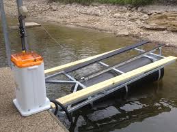 Der größte teil der uferlinie ist in privatbesitz und die relativ stabile wasserhöhe hat ideale bedingungen für touristische nutzungen direkt am ufer geschaffen. Summerset Boat Lifts Personal Watercraft Lifts At The Lake Of The Ozarks