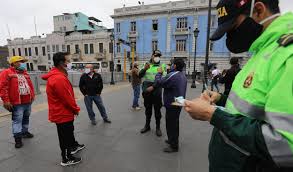 El toque de queda permanece invariable a las 22:00, hora máxima de inicio dictada por sánchez, pero si el gobierno de españa da el visto bueno, el a fecha de hoy, 219 municipios andaluces registran una tasa superior a los 500 casos, y 91 de ellos cuentan con una tasa de más de 1.000 positivos. Toque De Queda Hoy 31 De Octubre 2020 En Peru A Que Hora Empieza Y A Que Hora Termina Atmp La Republica