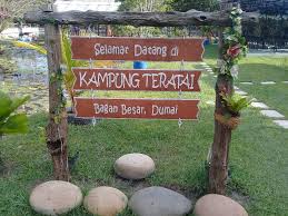 Kaki bebek berselaput untuk memudahkan. Ayo Ke Kampung Teratai Tempat Asyik Untuk Rekreasi Dan Santai