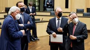 Jun 24, 2021 · der bundesrat versteht sich als mutmacher und möglichmacher abschiedsrede von bundesratspräsident buchmann. Bundesrat Billigt Corona Notbremse Bedenken Und Kritik