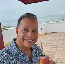 enamorandonosusa De Camarógrafo a Amoroso Sin darse cuenta, Jorge se ha  convertido en un soltero muy codiciado y con dos flechadas