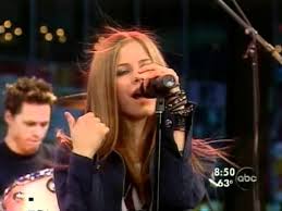 Uh huh, life's like this uh huh, uh huh, that's the way it is 'cause life's like this uh huh, uh huh, that's the why do you have to go and make things so complicated? Avril Lavigne Complicated Live Good Morning America 08 29 02 Youtube