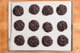 Some kitchen stores might carry them, but call ahead before venturing out. The Best Baking Sheet Reviews By Wirecutter