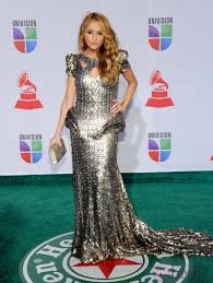 Latas y pastillas de caldo se combinan con grandes ideas y decoraciones. Paulina Rubio En Los Grammy Latinos 2011 Alfombra Roja De Los Grammy Latinos 2011 Foto En Bekia Actualidad