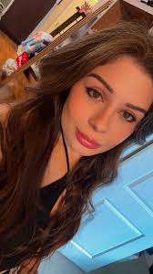 I guess it's selfie spam Sunday cause why not 🖤⚔️🥀