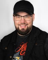 WHADDUP FROM WORK! It's the day before Thanksgiving here in the states, and  I'm at my day-job tying off some loose ends. I've got bagels from Val's  Bakery, decaf in my mug (