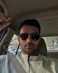 Ashish's April Log been reading “ how to stop worrying and start living” i  have finally found my ways through the huge paperwork to start flying in  India with my Indian Student